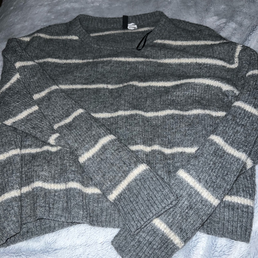 Cropped fuzzy sweater